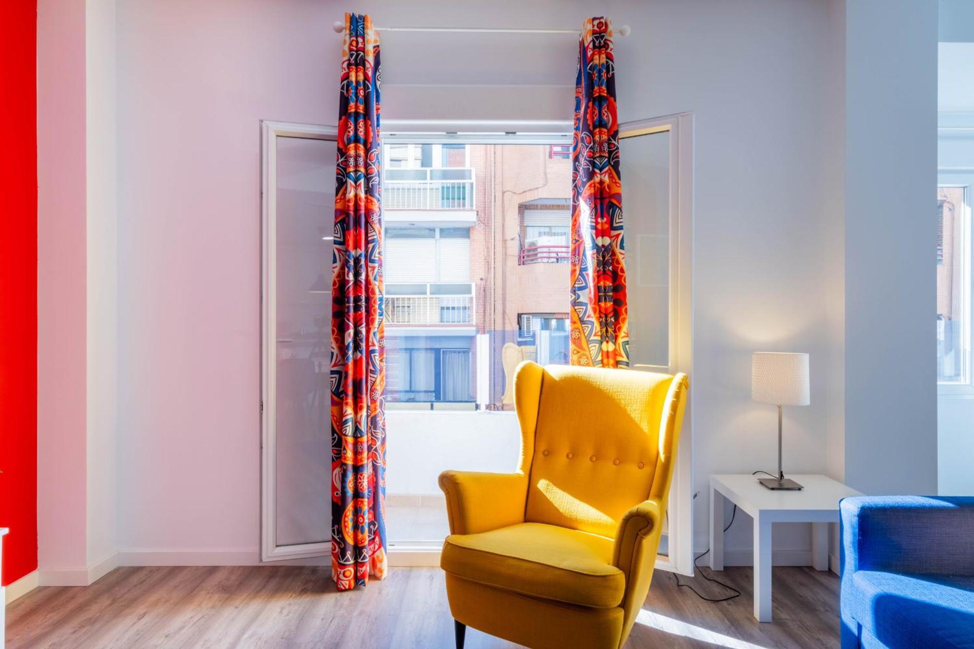 Spacious Clean & Colorful Quiet Zone Appartement Valence